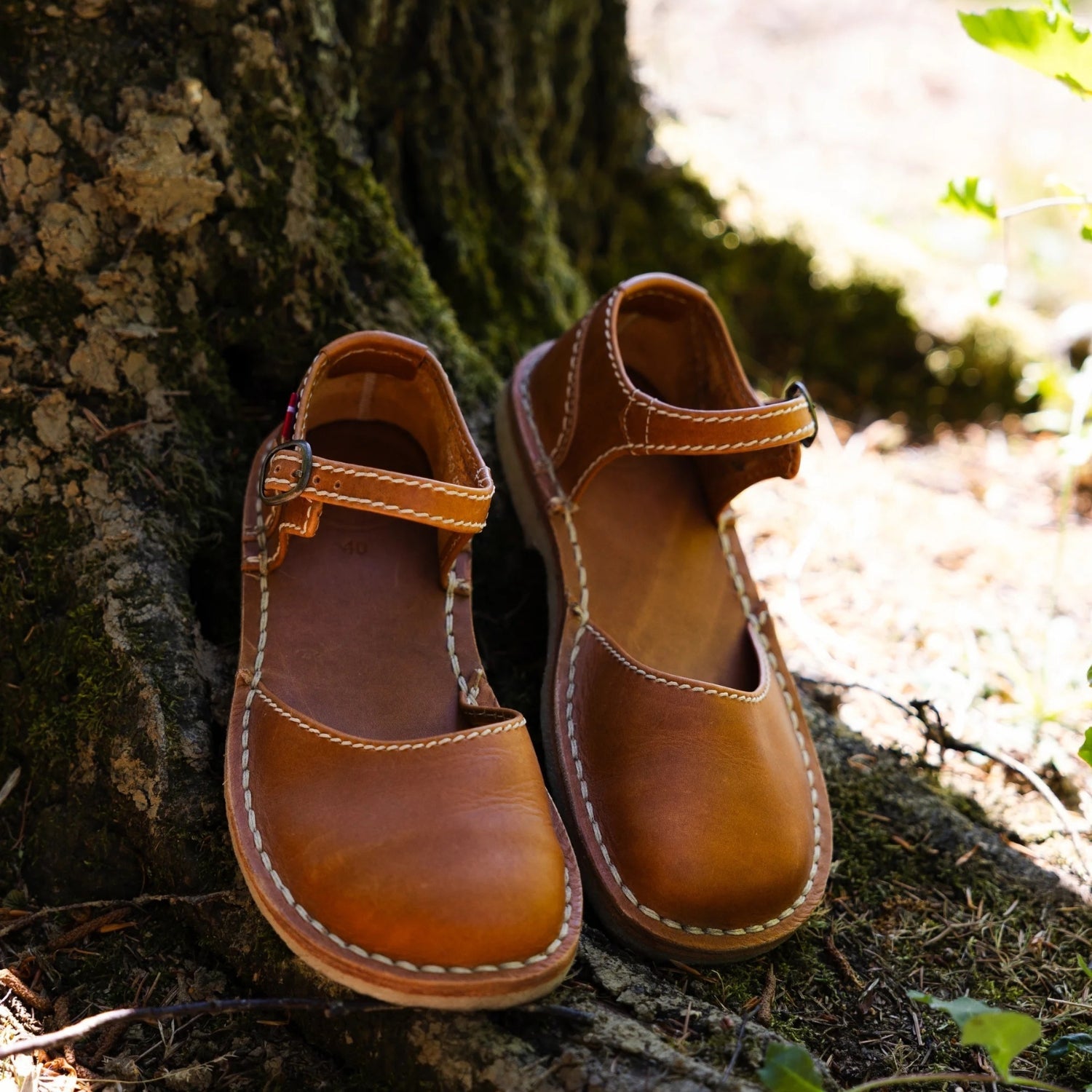 Duckfeet Mols Brown closed-toe leather sandal, additional product image 2
