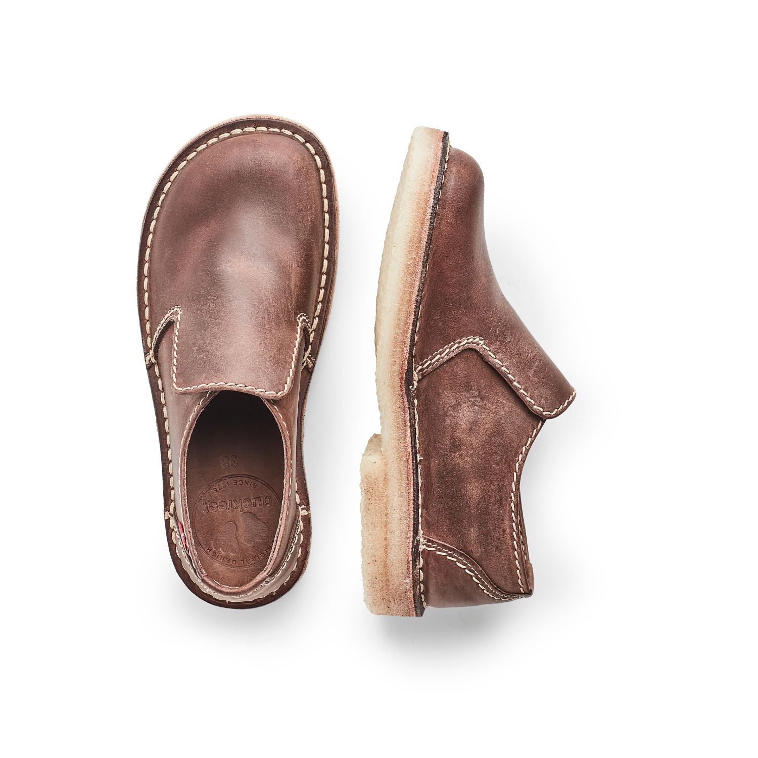 Duckfeet Falster Cocoa slip-on leather shoe, top and inner side view on white background