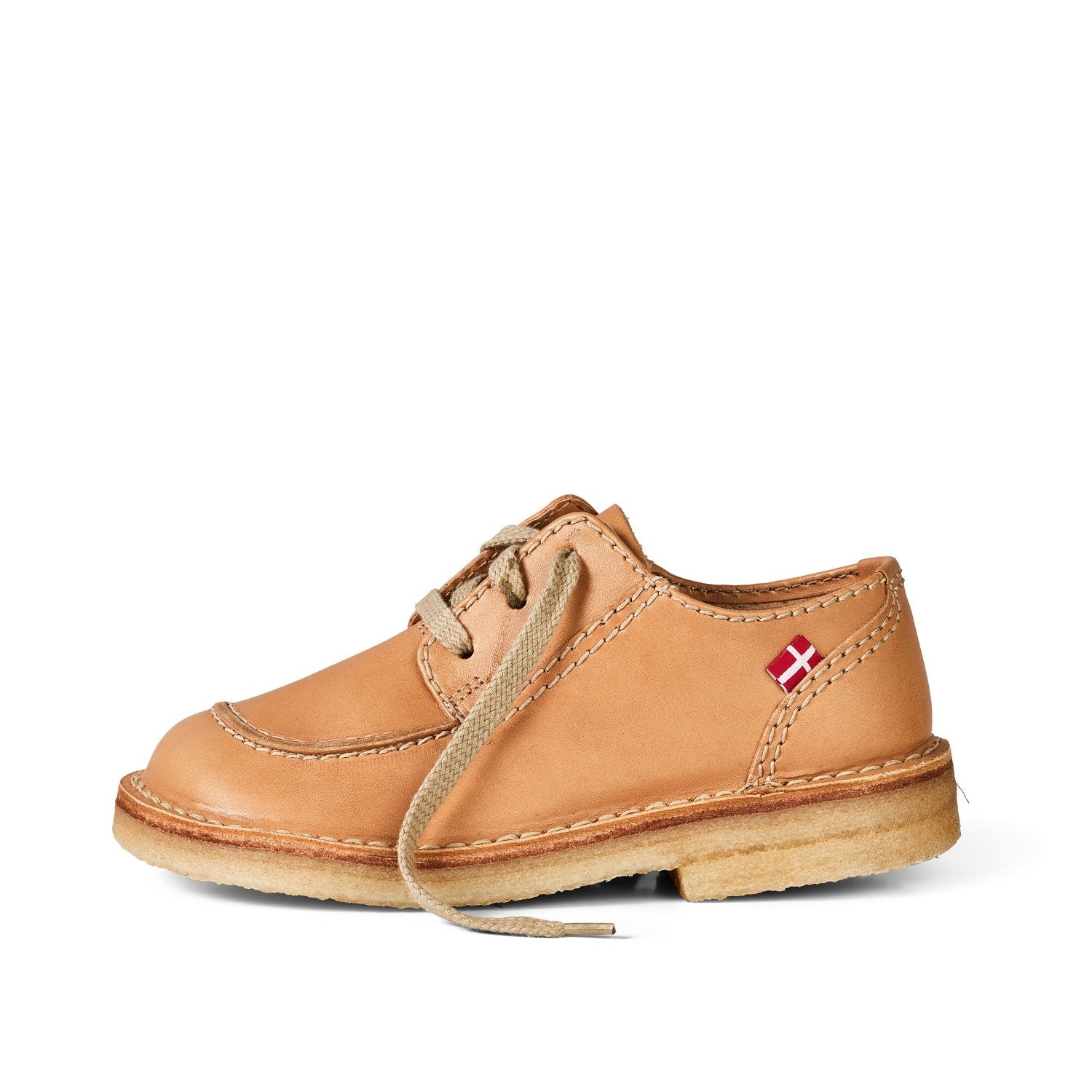 Duckfeet Fyn Bio moc-toe leather derby shoe, outer side view on white background