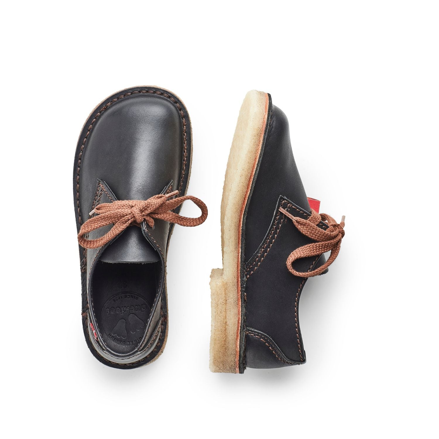 Duckfeet Jylland Black leather derby shoe, top and inner side view on white background