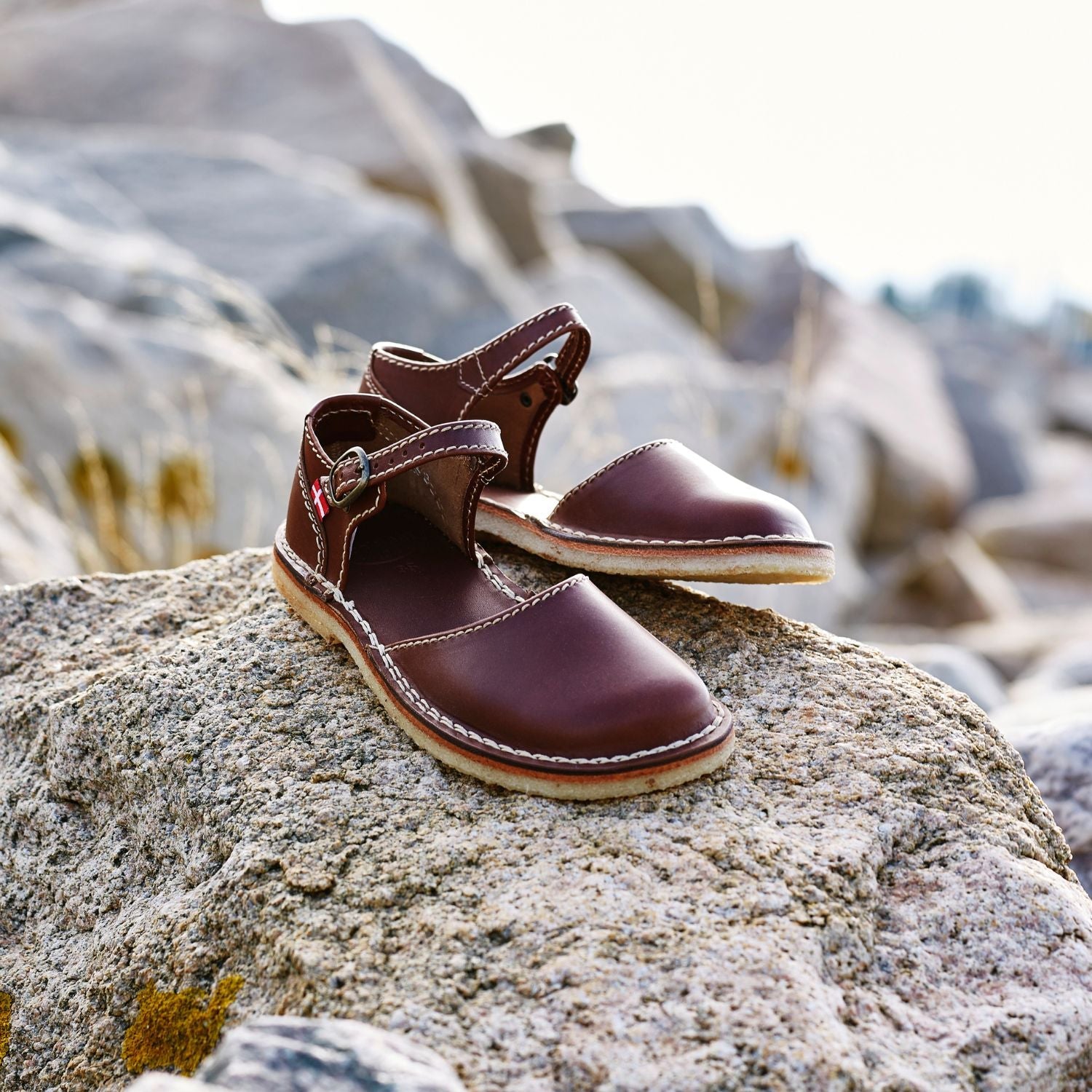 Duckfeet Mols Choco closed-toe leather sandal, additional product image 1