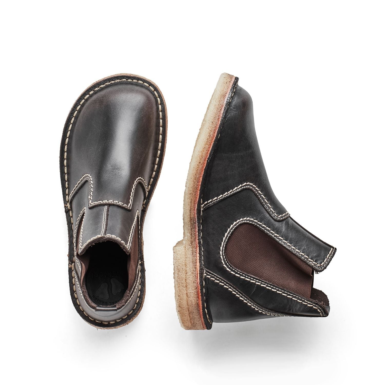 Duckfeet Roskilde Slate leather Chelsea boot, top and inner side view on white background