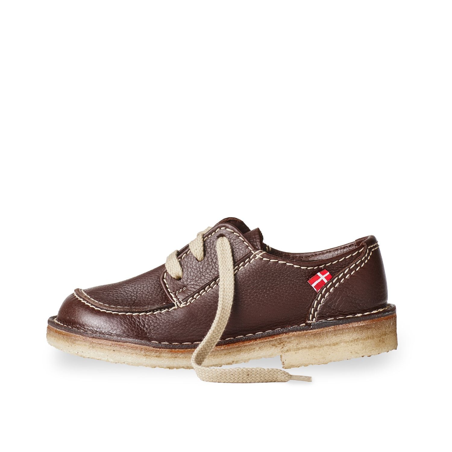 Duckfeet Svendborg Choco moc-toe leather derby shoe, outer side view on white background