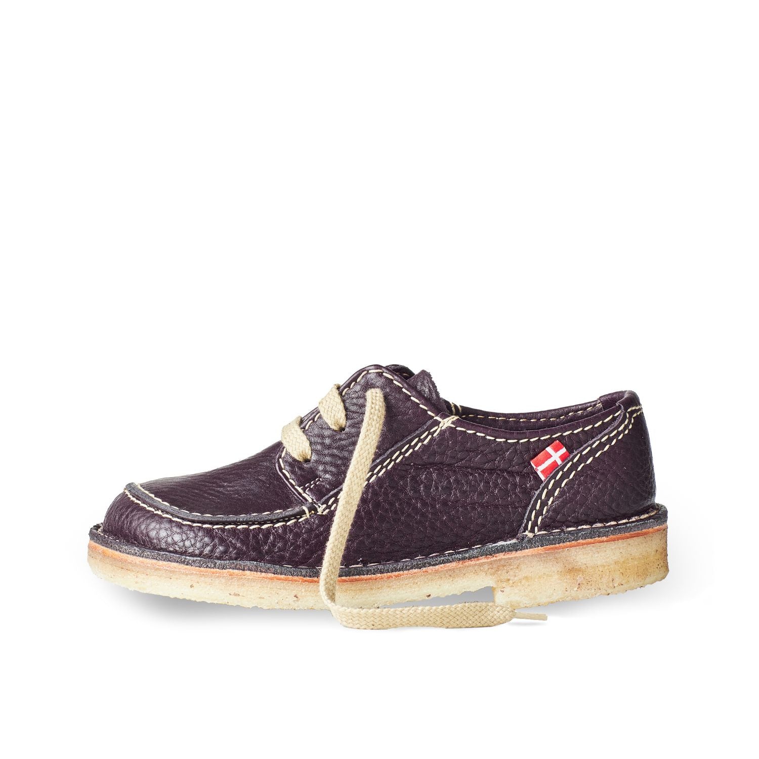Duckfeet Svendborg Plum moc-toe leather derby shoe, outer side view on white background