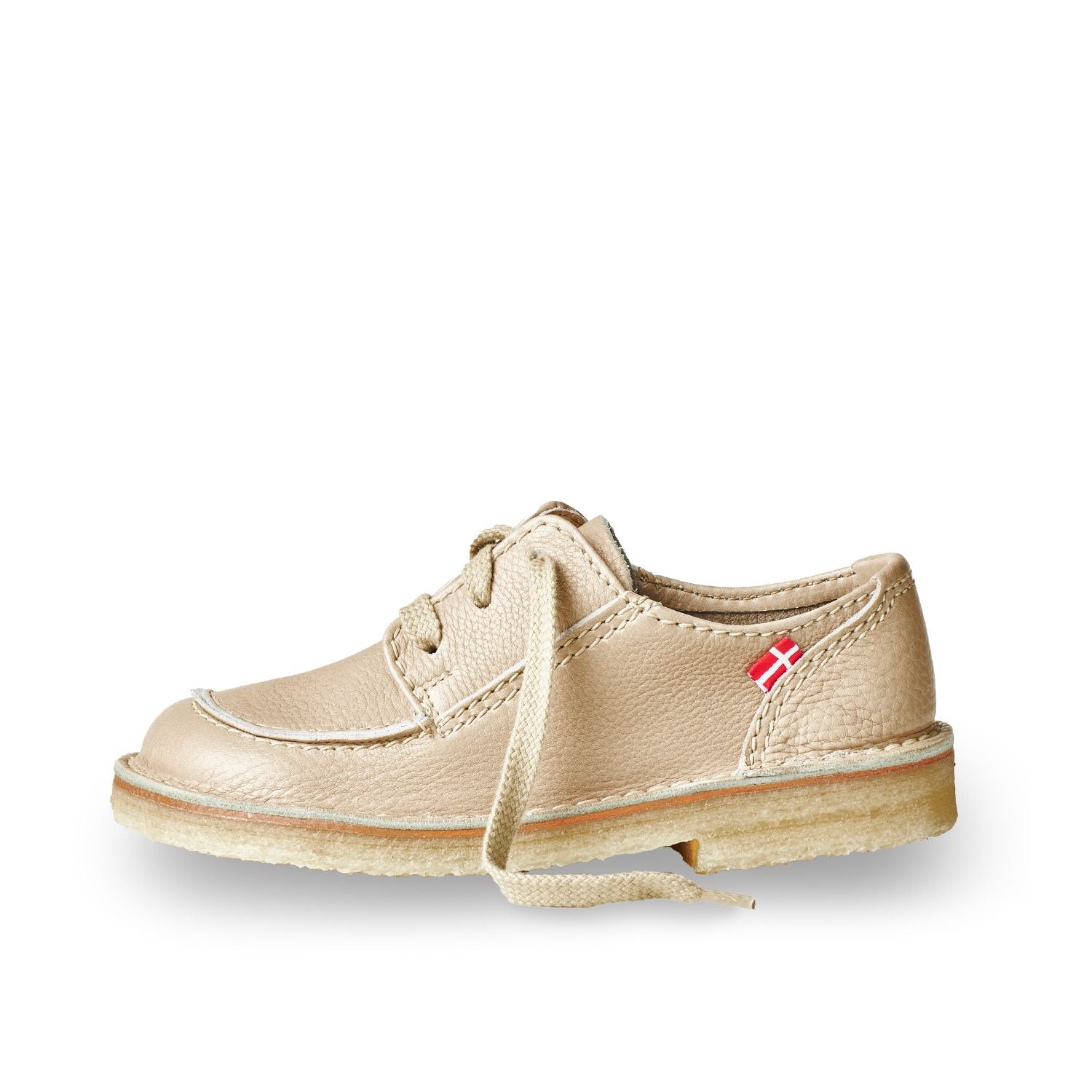 Duckfeet Svendborg Cream moc-toe leather derby shoe, outer side view on white background